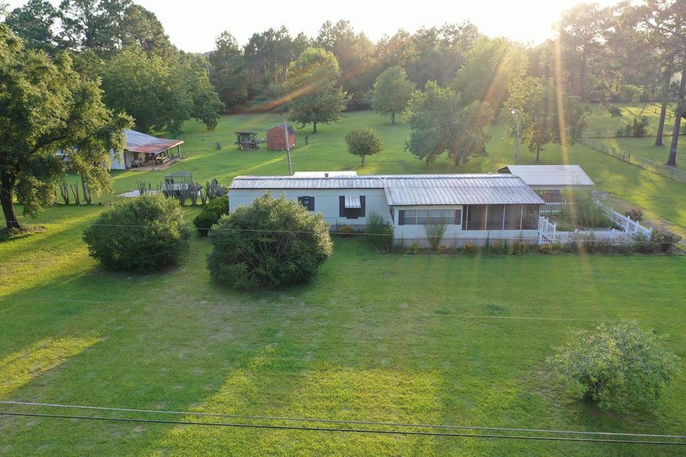 252 Wynn Dr, Albany, GA 31705 - photo 1