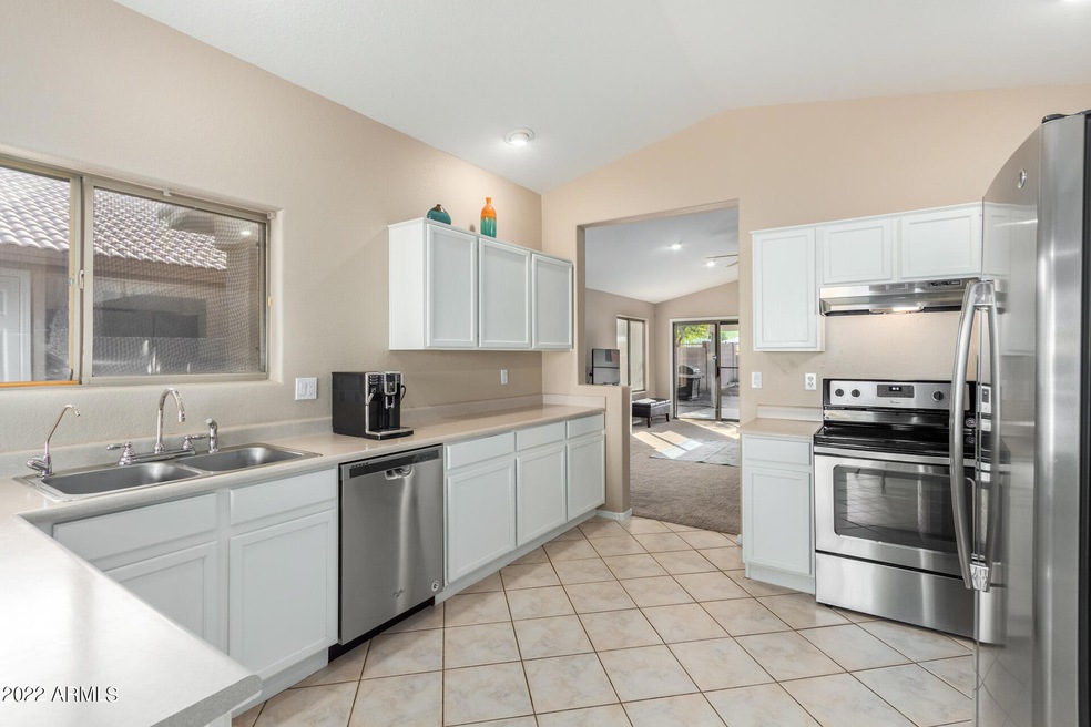 Eat-in kitchen