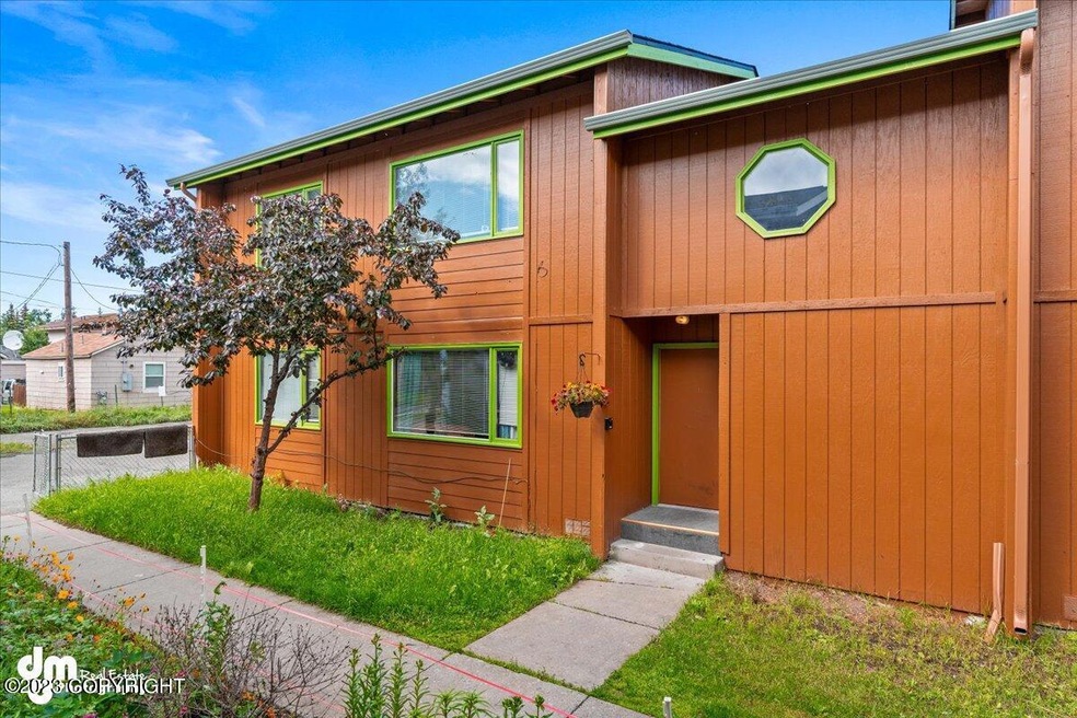 01-Front Exterior_ELI05045