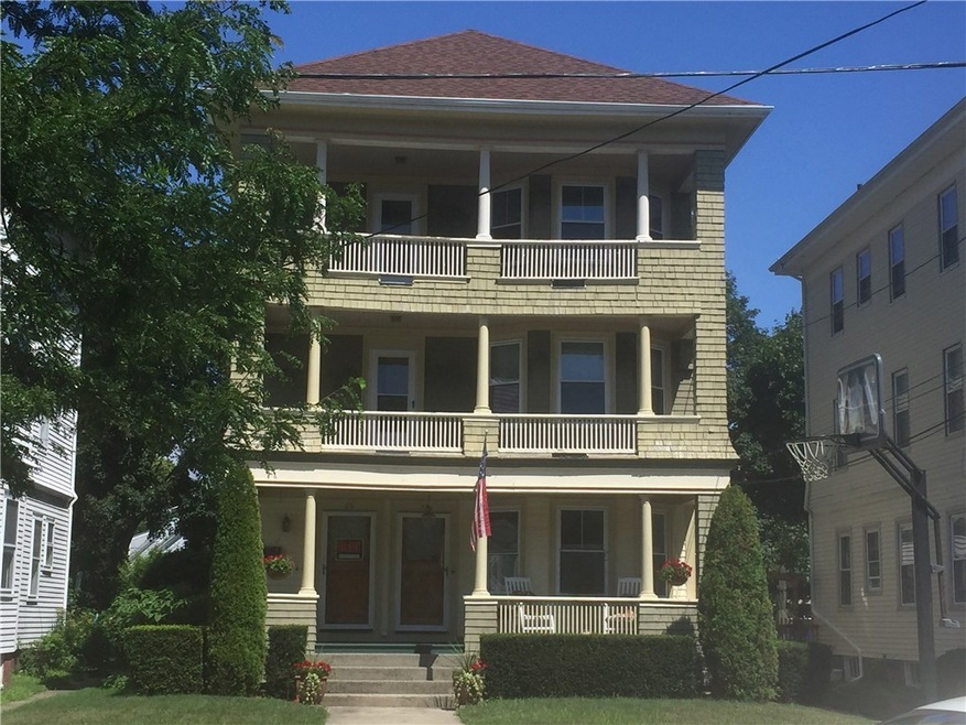 69 Burton St unit 3, Bristol, RI 02809 - photo 1