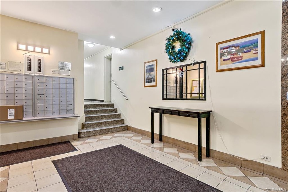 8830 182nd St unit 2K, Hollis, NY 11423 - photo 1