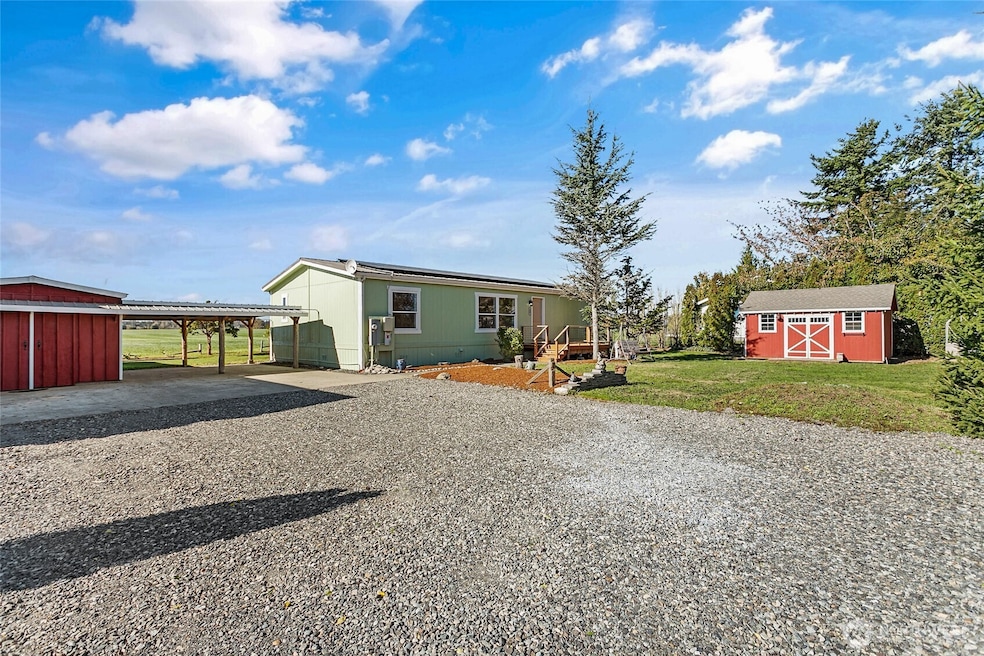 Hobby farm, w/small shop + two insulated outbuildings
