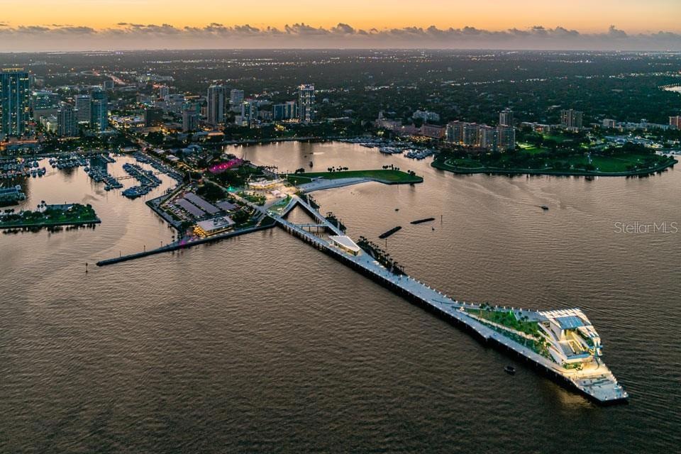 10 Mins to Downtown St Petersburg