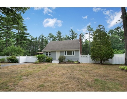 18 Wenham Shores Dr, Carver, MA 02330 - photo 1