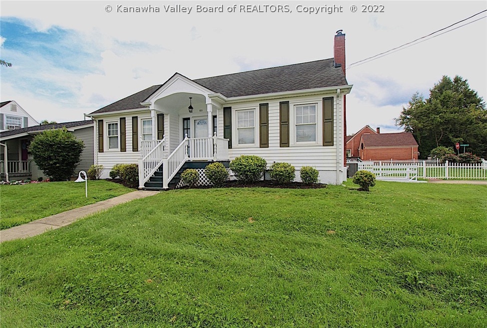 1523 W Virginia Ave, Dunbar, WV 25064 - photo 1
