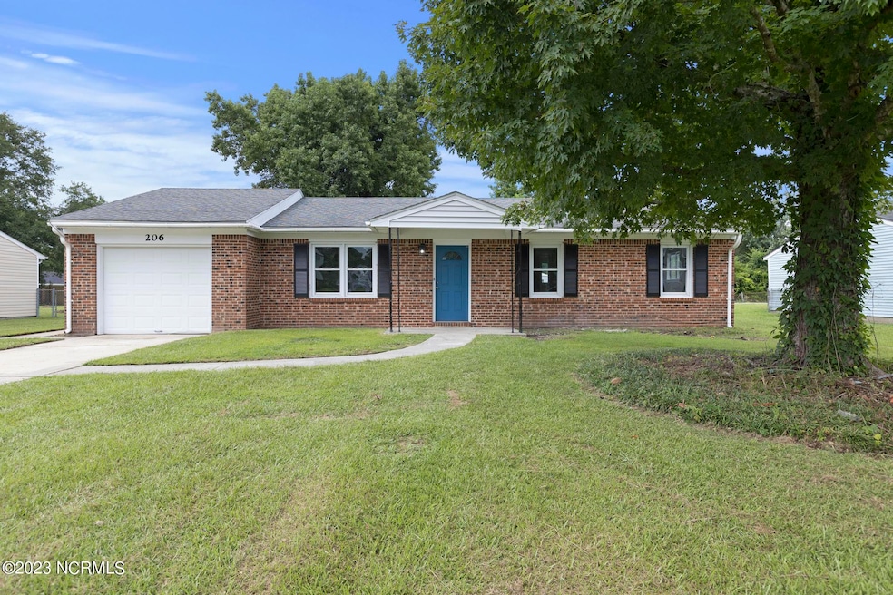 206 Royal Dr, Jacksonville, NC 28546 - photo 1