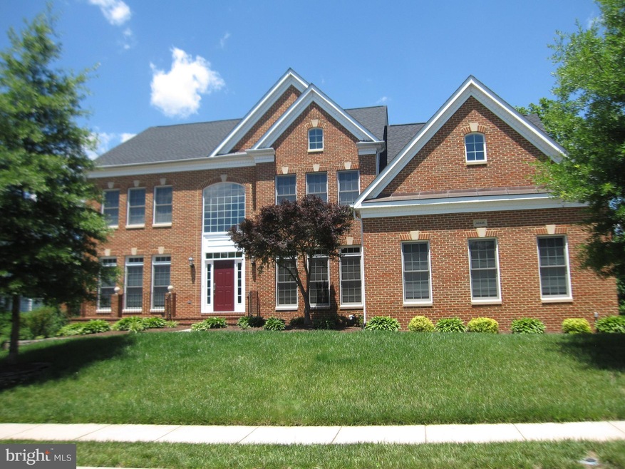 43438 Mountcastle Dr, Chantilly, VA 20152 - photo 1