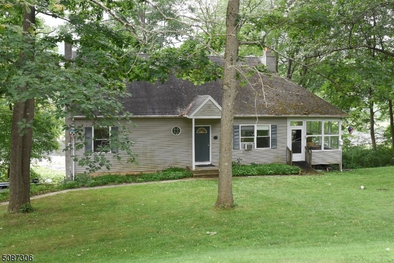 8 Solar Rd, Oak Ridge, NJ 07438 - photo 1