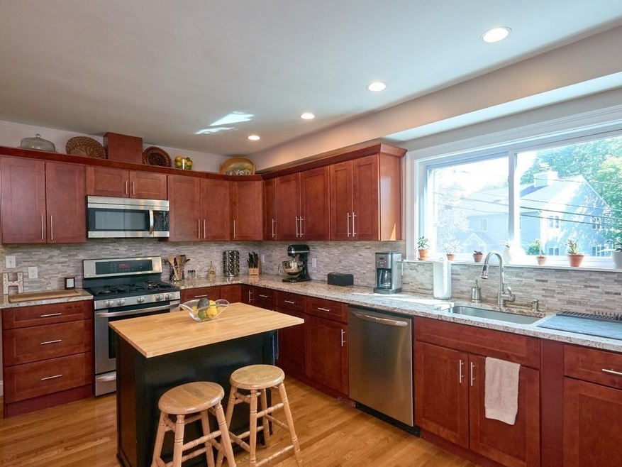 43 Warwick Rd unit 1, Watertown, MA 02472 - photo 1