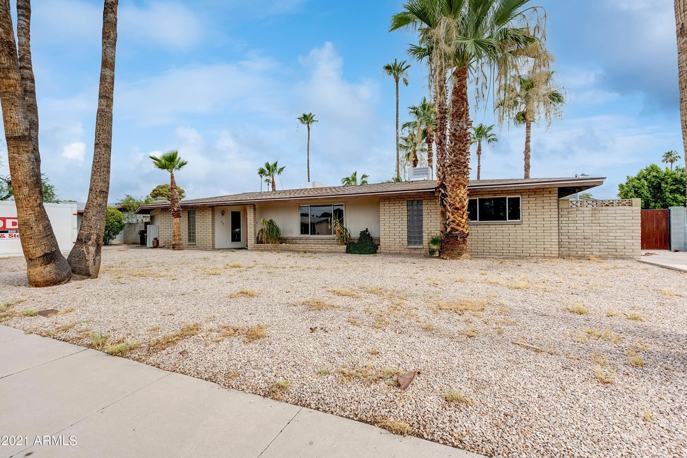 910 E 10th Pl-2