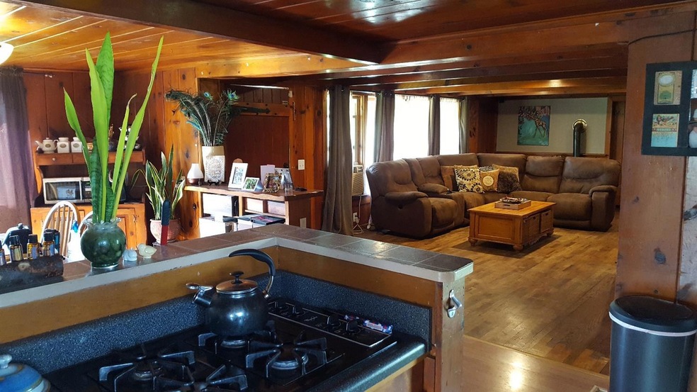 7477 Maple Ln, Central Point, OR 97502 - photo 1