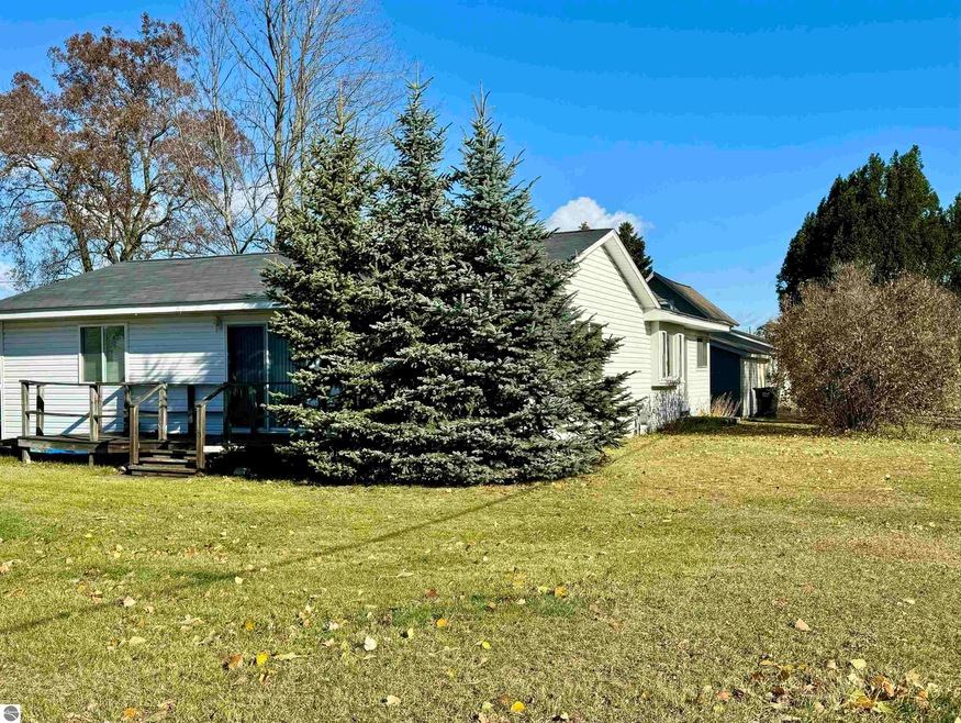 114 Stockman St, Oscoda, MI 48750 - photo 1