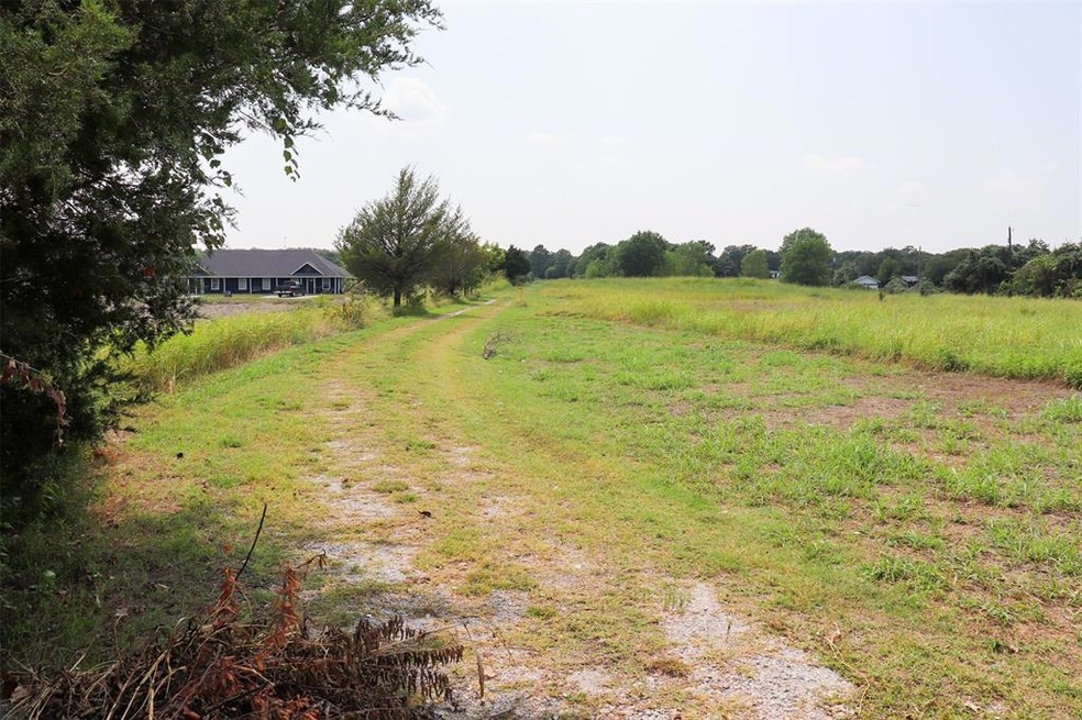 732 Silver Creek Rd, Azle, TX 76020 - photo 1