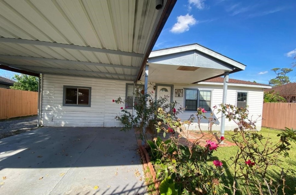 13425 Indianapolis St, Houston, TX 77015 - photo 1