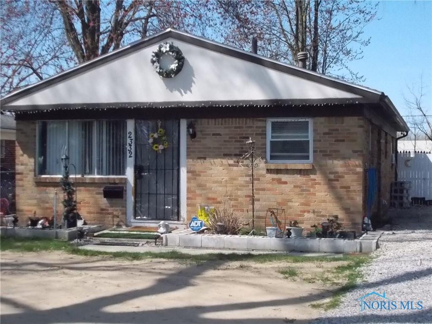 2332 Airline Ave, Toledo, OH 43609 - photo 1