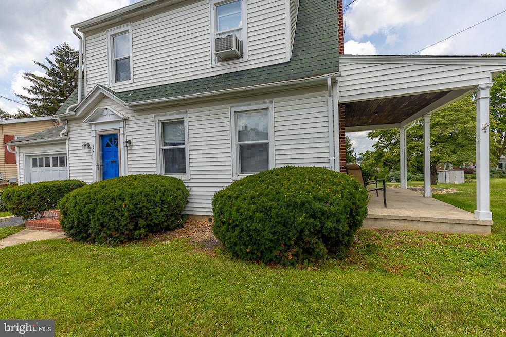244 N Grant St, Waynesboro, PA 17268 - photo 1