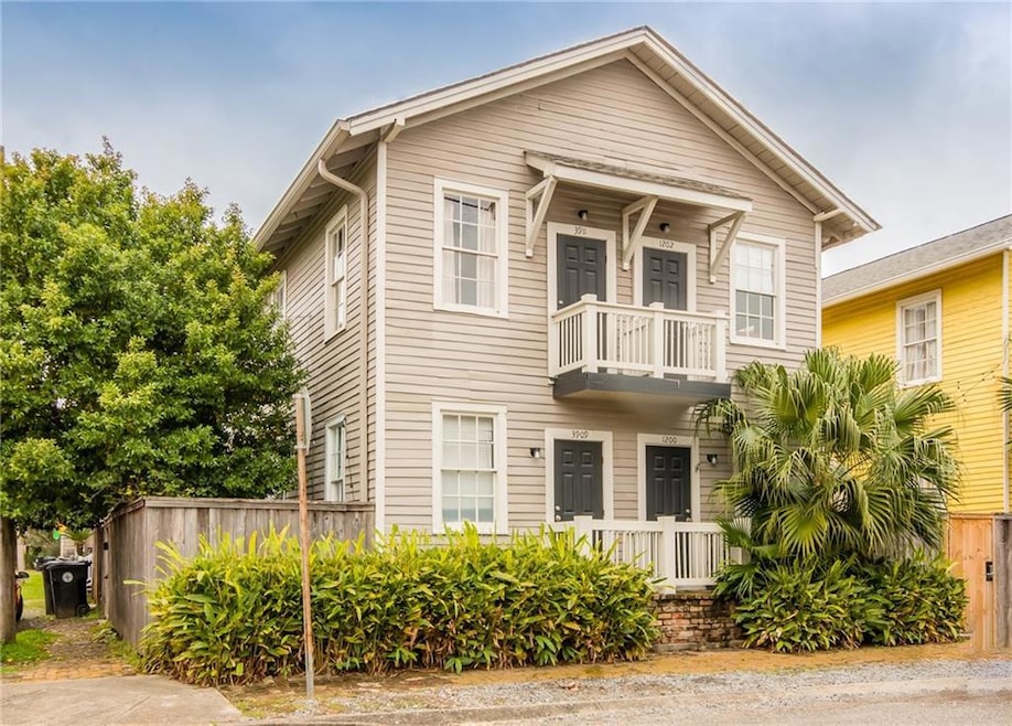 3911 Coliseum St, New Orleans, LA 70115 - photo 1