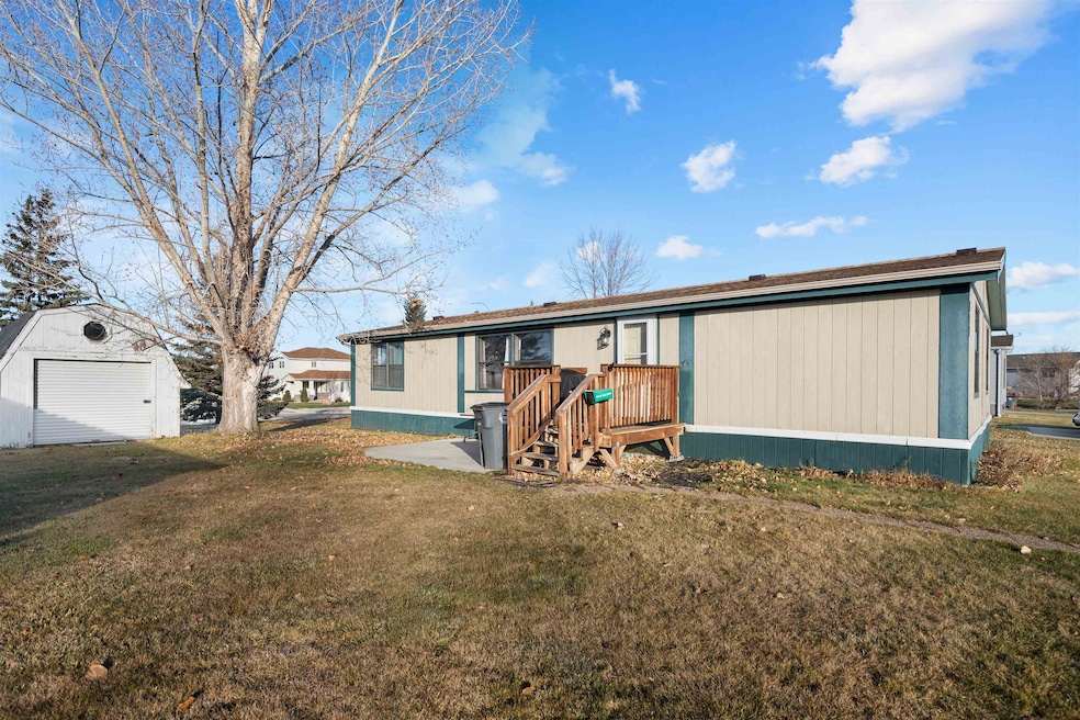 800 31st Ave SE unit Lot 712, Minot, ND 58701 - photo 1