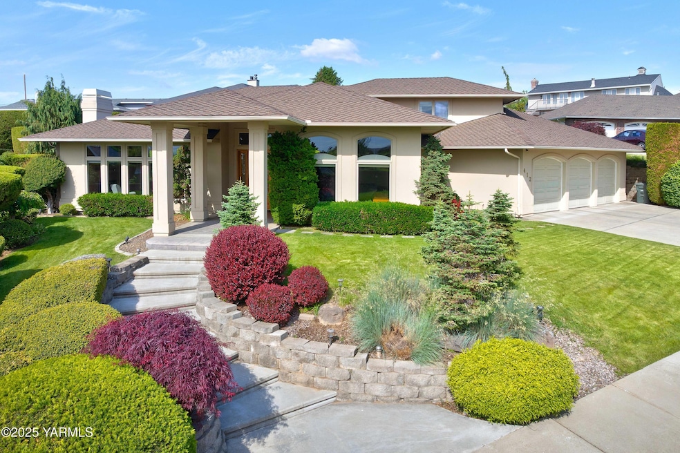 Under Contract $828,900 • Co-Listing Agent