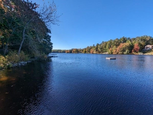 54 Lincoln Point Rd, Charlton, MA 01507 - photo 1
