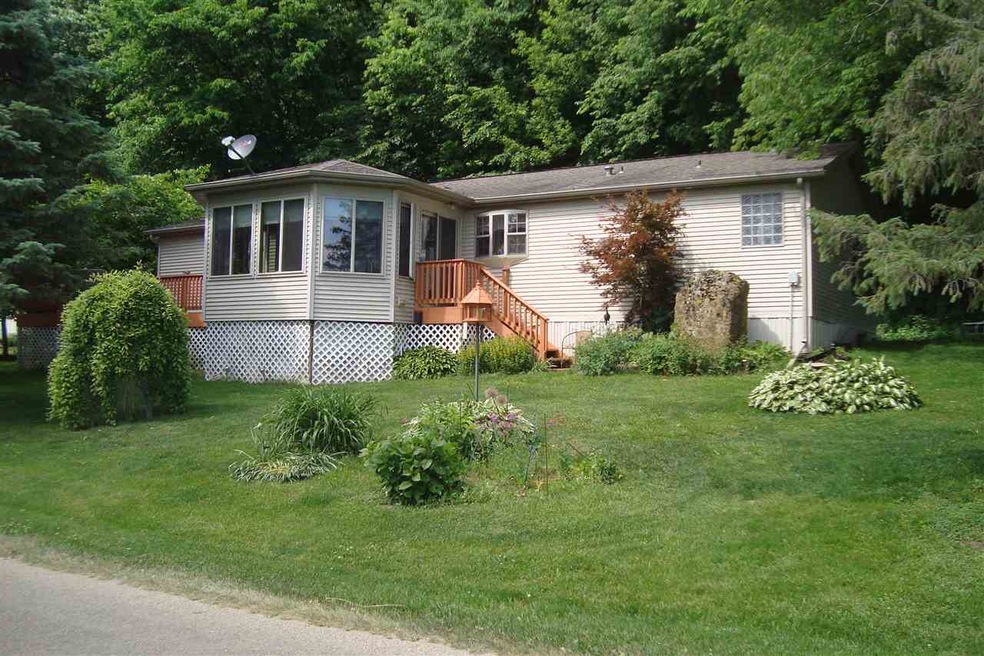 5706 River Lane Rd, Potosi, WI 53820 - photo 1