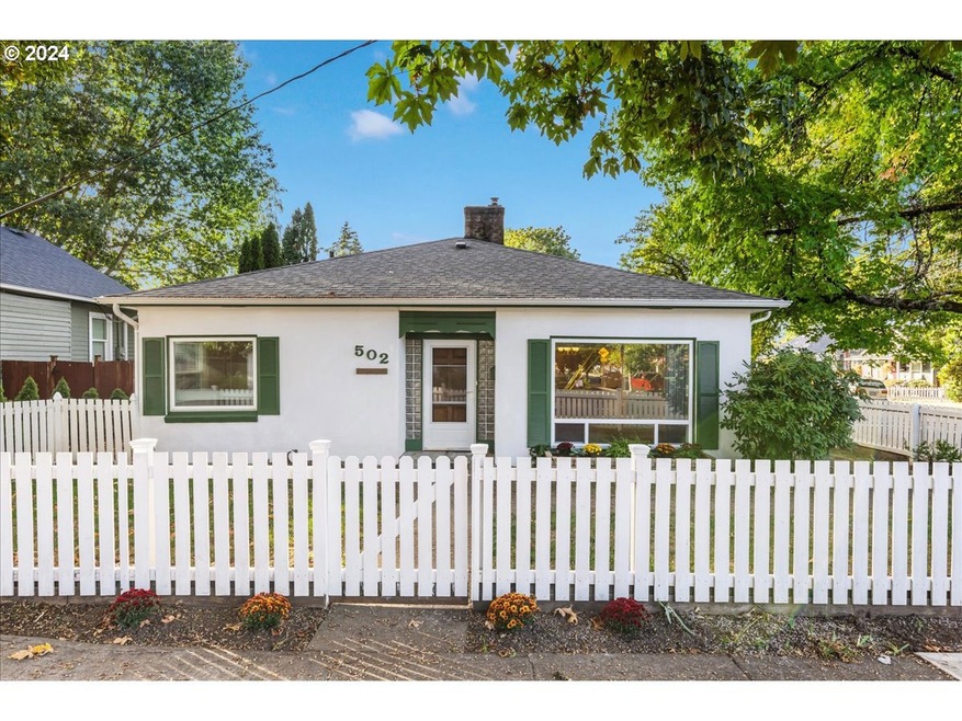 502 E 5th St, Newberg, OR 97132 - photo 1