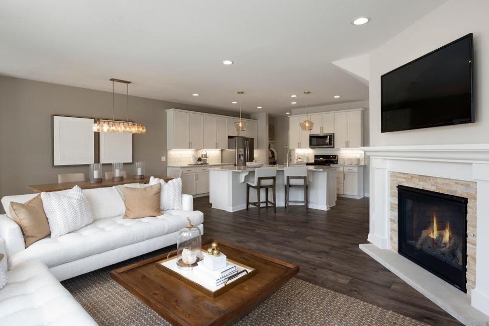 RAINIER FAMILY ROOM