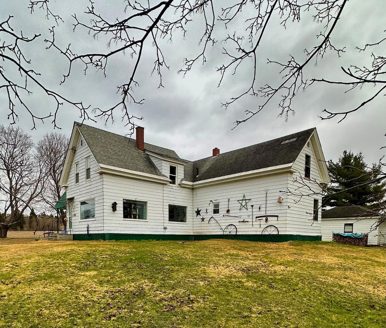 1574 Main Street, Mapleton