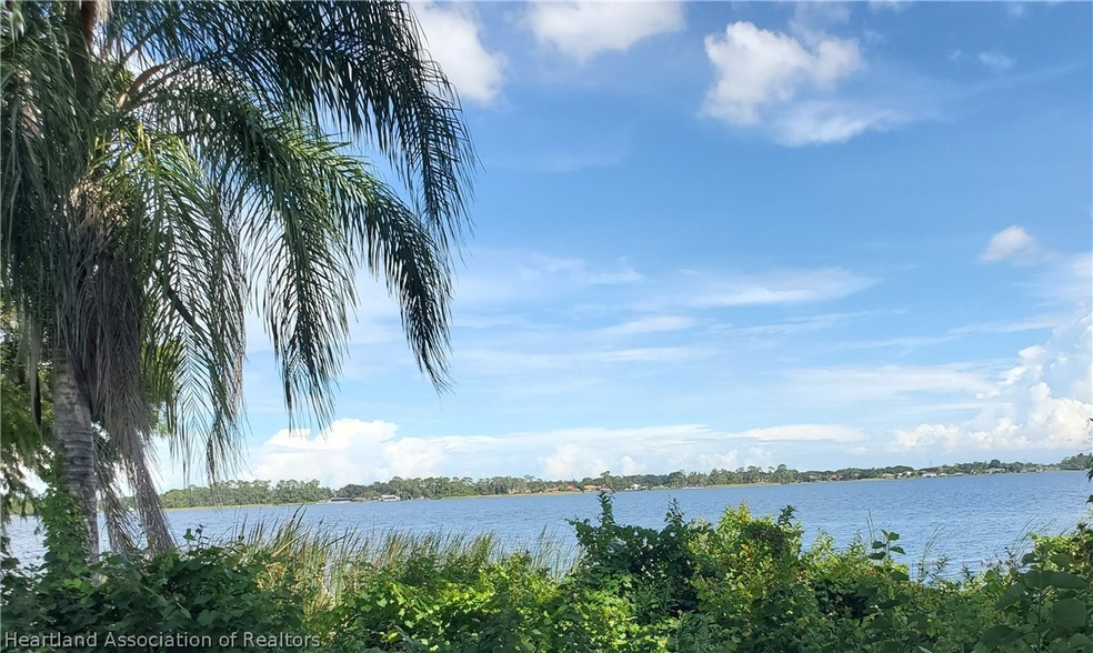 248 S Huntley Dr, Lake Placid, FL 33852 - photo 1