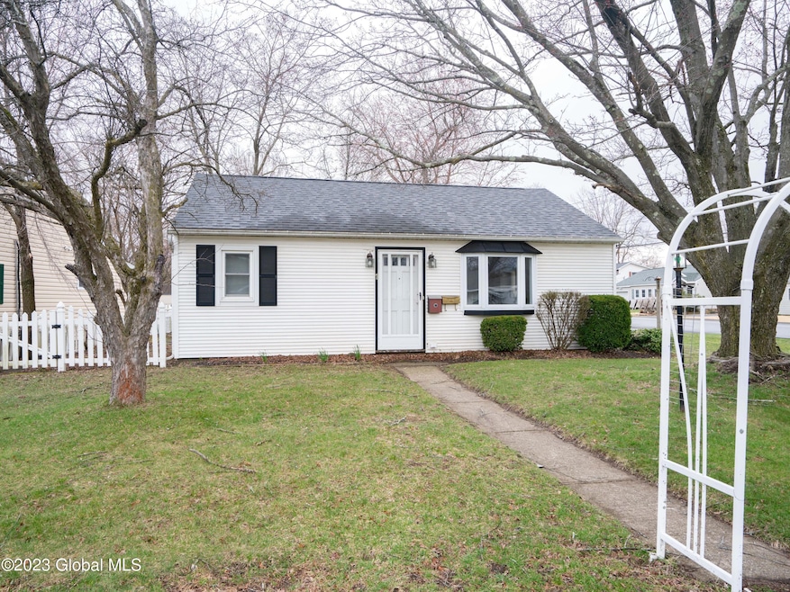 1 Kings Ct, Albany, NY 12211 - photo 1