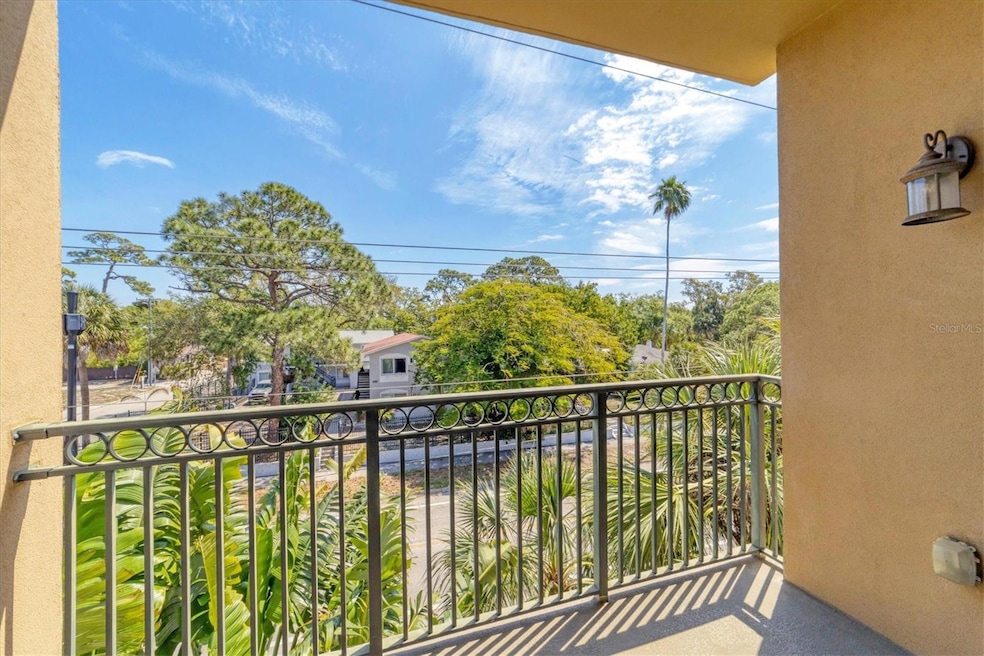 1268 11th St unit 2302, Sarasota, FL 34236 - photo 1