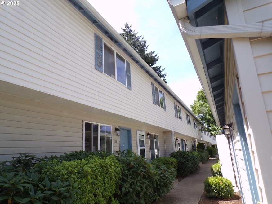 4792 Lancaster Dr NE unit 127 Dr NE, Salem, OR 97305 - photo 1