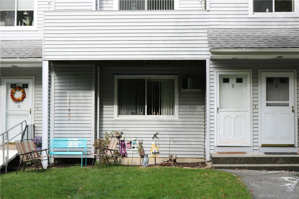 187 Lovers Ln unit 5, Torrington, CT 06790 - photo 1