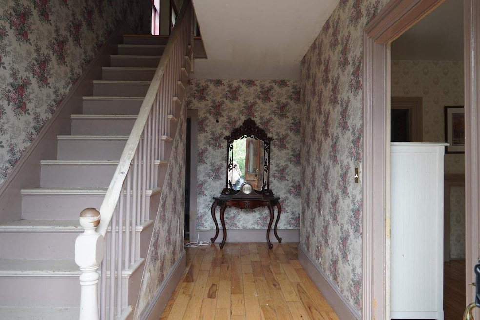 49 Cass St, Portsmouth, NH 03801 - photo 1