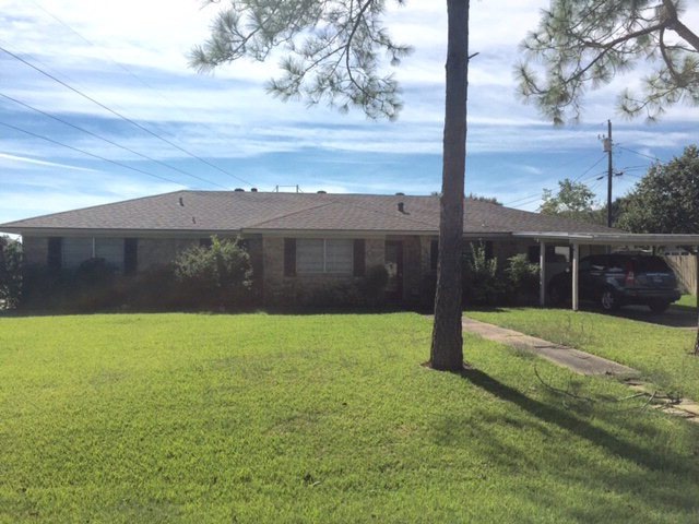 304 Laura St, Bay City, TX 77414 - photo 1