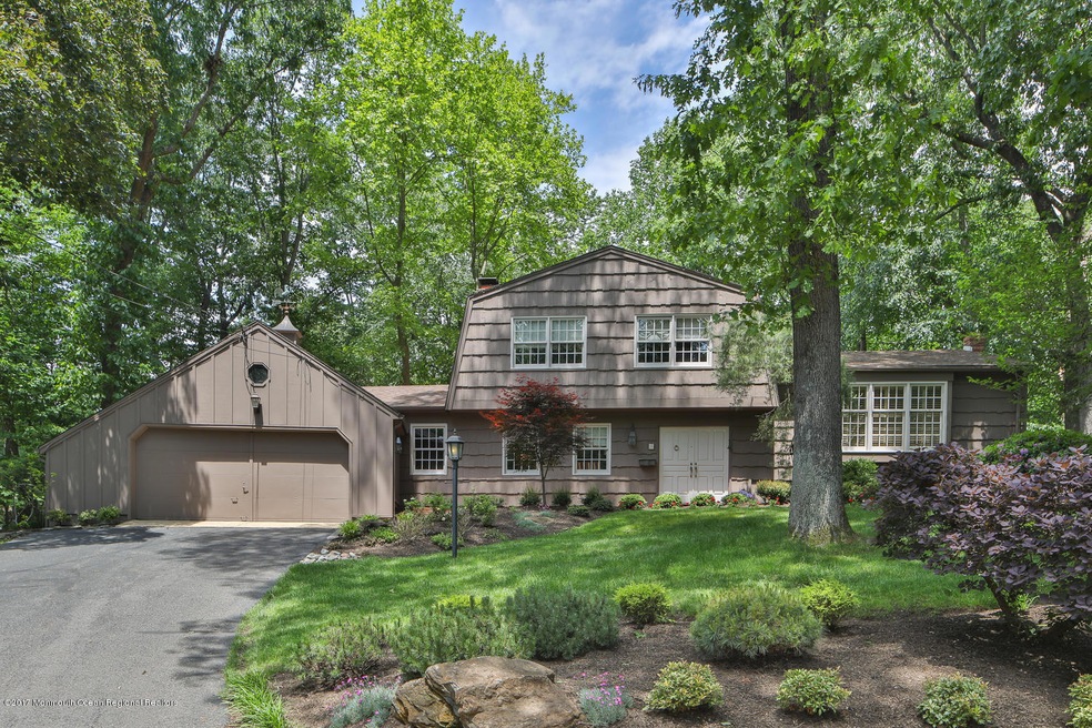 8 North Point Rd Lincroft NJ-large-004-2