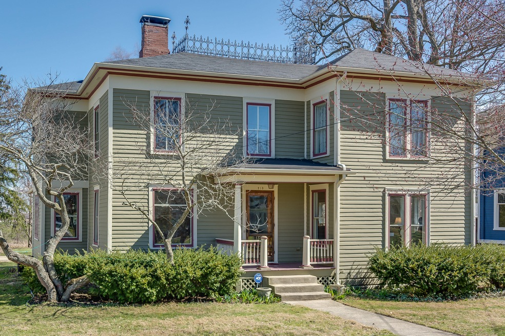 213 Cedar St Three Oaks MI-print-004-7-W