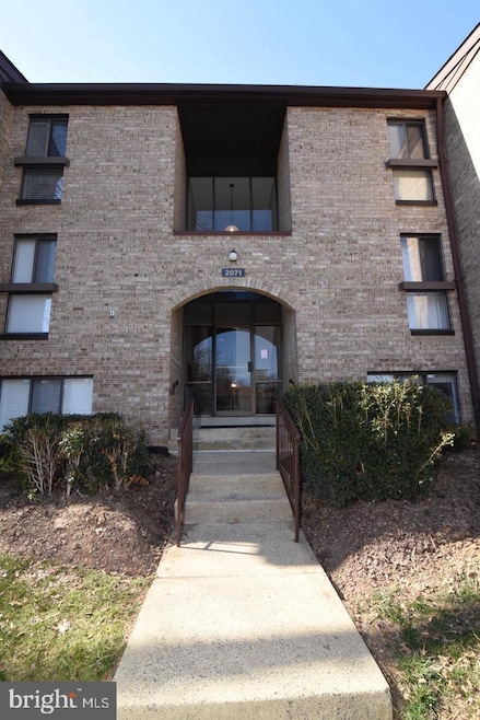 2071 Royal Fern Ct unit 21B, Reston, VA 20191 - photo 1