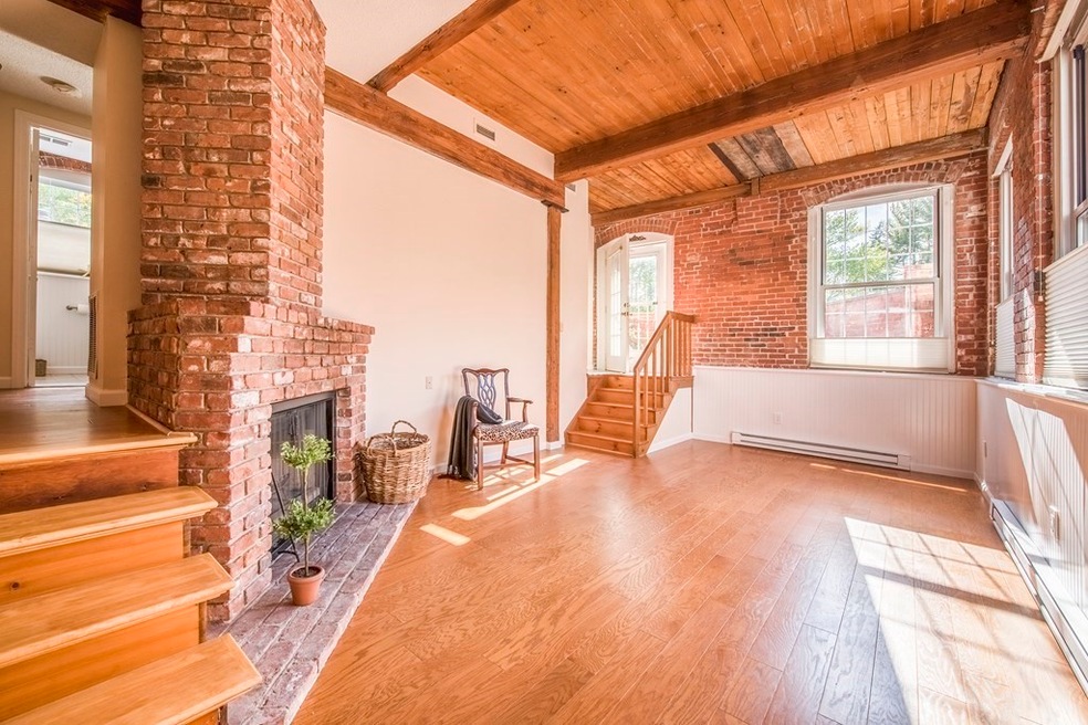 124 College St unit 3, South Hadley, MA 01075 - photo 1