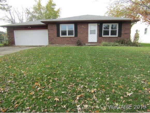215 Phillips Dr, Wapakoneta, OH 45895 - photo 1