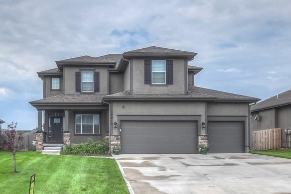 20910 S Barker Rd, Spring Hill, KS 66083 - photo 1