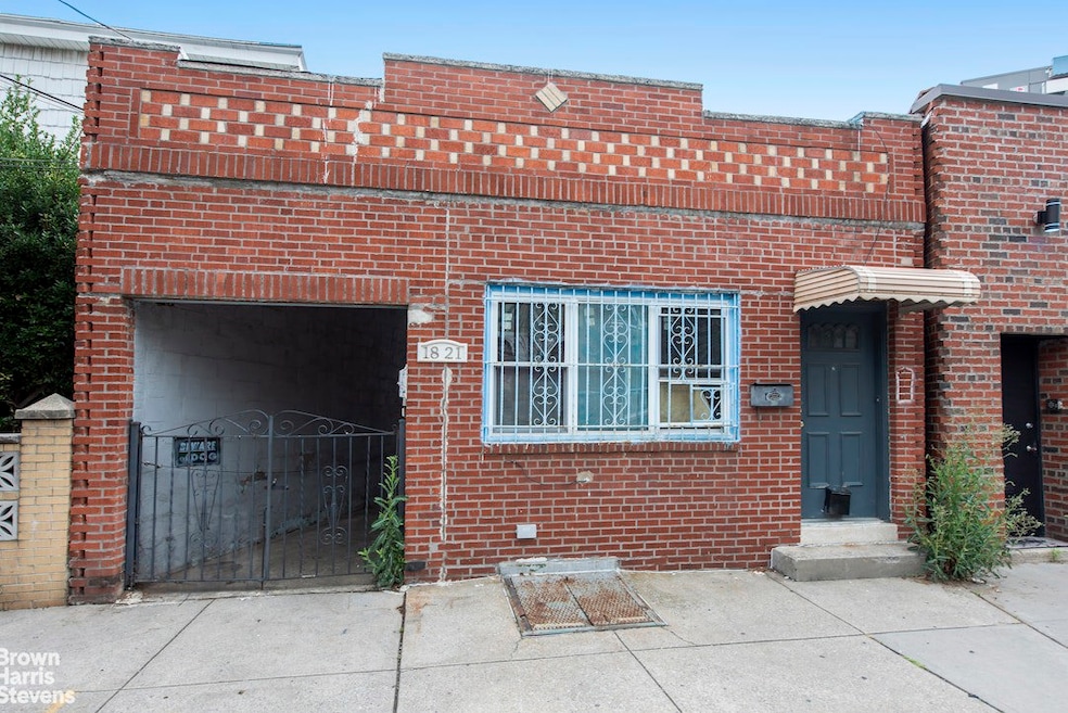 18-21 26th Rd, Long Island City, NY 11102 - photo 1