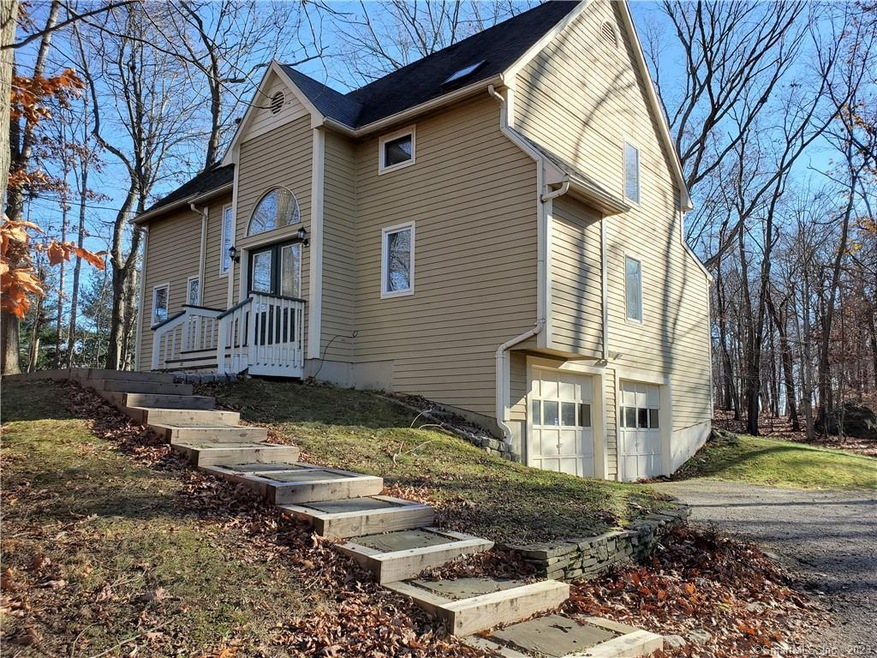 405 Stevenson Rd, New Haven, CT 06515 - photo 1