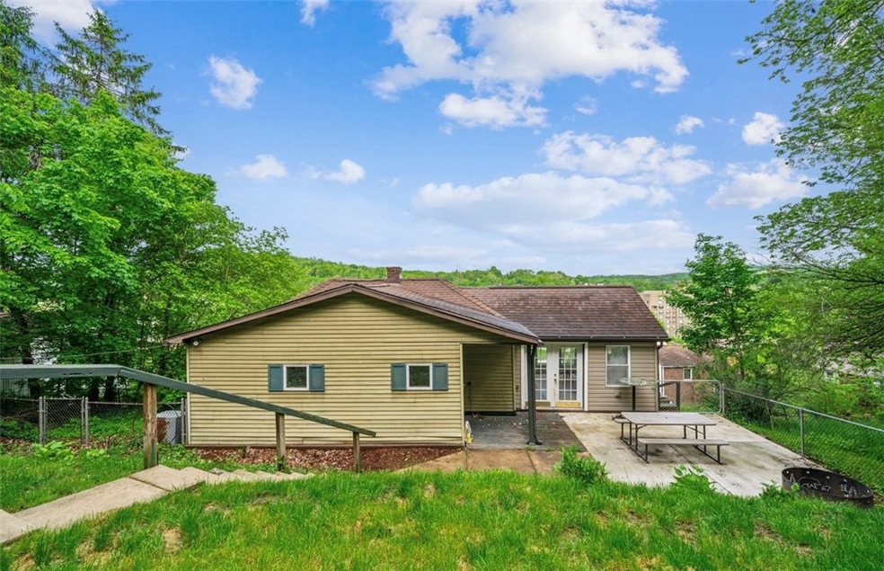 322 N 4th St, West Newton, PA 15089 - photo 1