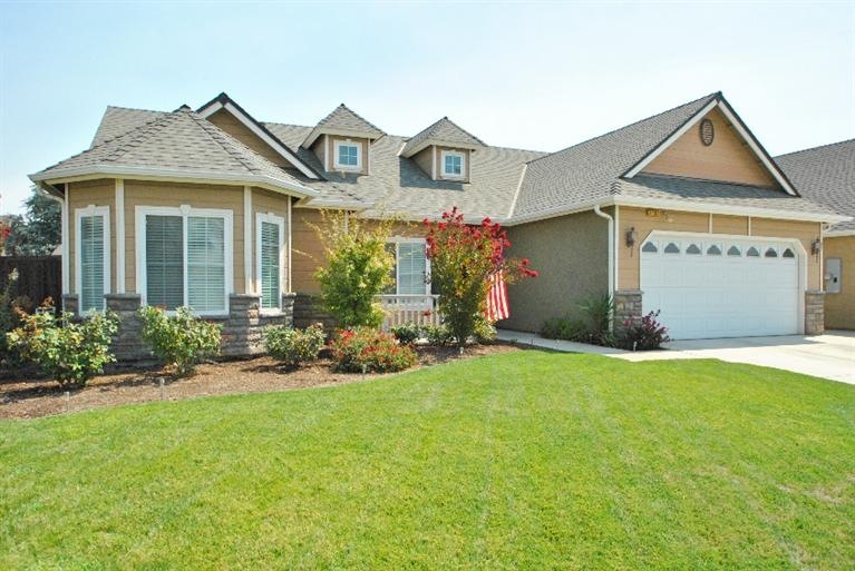 3180 N Mckelvey Ave, Fresno, CA 93727 - photo 1