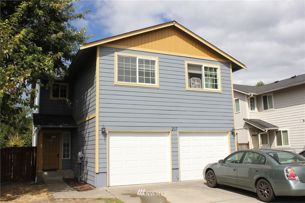 207 Kansas St SW unit A-B, Orting, WA 98360 - photo 1