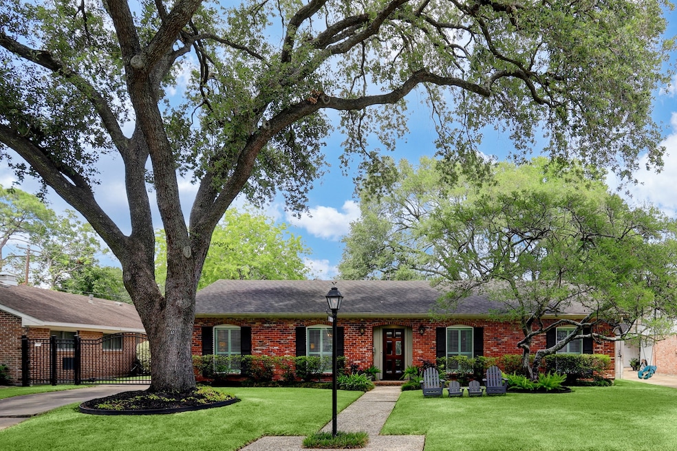 10030 Wickersham Ln, Houston, TX 77042 - photo 1