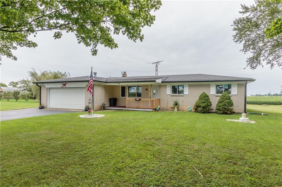 657 W Brookville Rd, Fountaintown, IN 46130 - photo 1