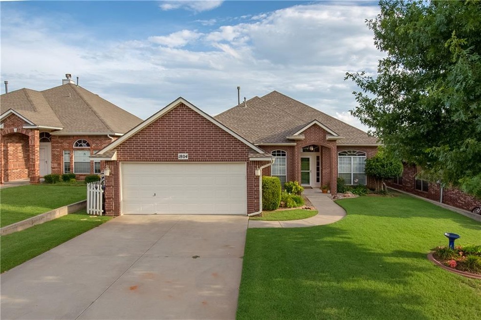 1804 NE 11th Cir, Moore, OK 73160 - photo 1