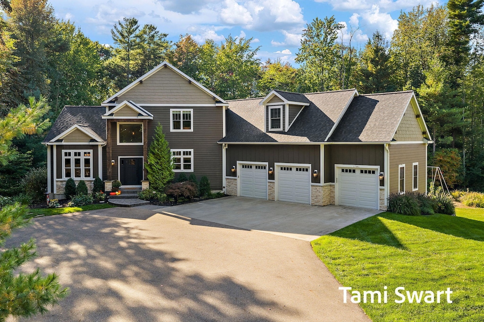 17881 W Spring Lake Rd, Spring Lake, MI 49456 - photo 1